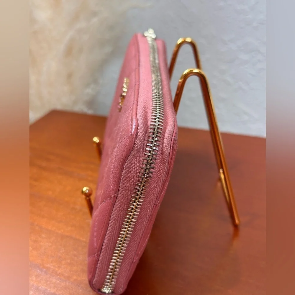 CHANEL 19 Zip Around Wallet in Blush Apricot Pink Matelasse Lambskin Authentic